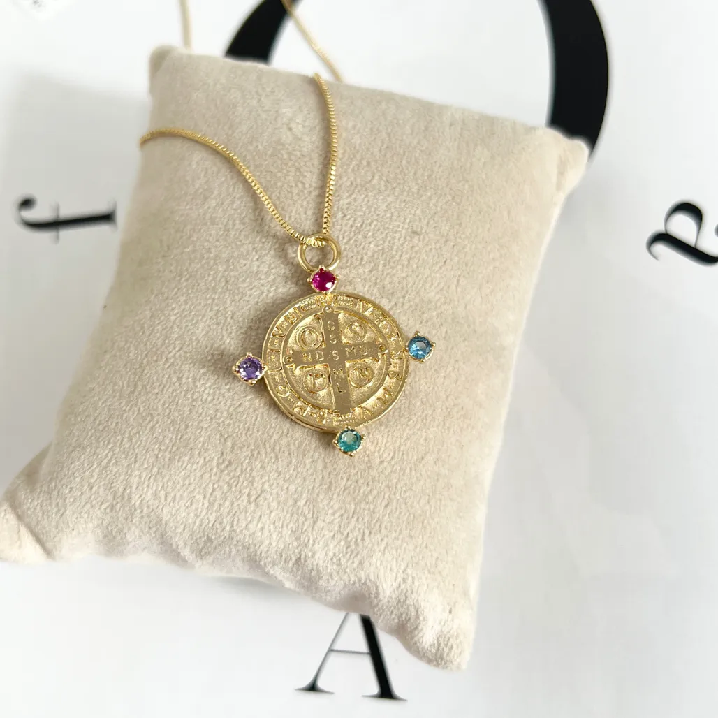 COLAR MEDALHA SÃO BENTO COM PEDRA COLORIDA