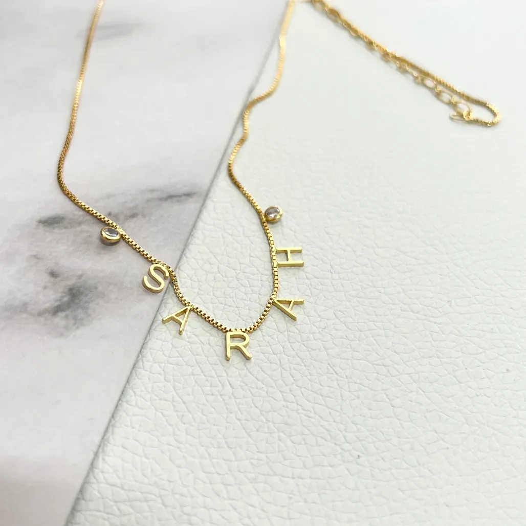 COLAR PERSONALIZADO 5 LETRAS E ZIRCONIAS NAS PONTAS - SARAH