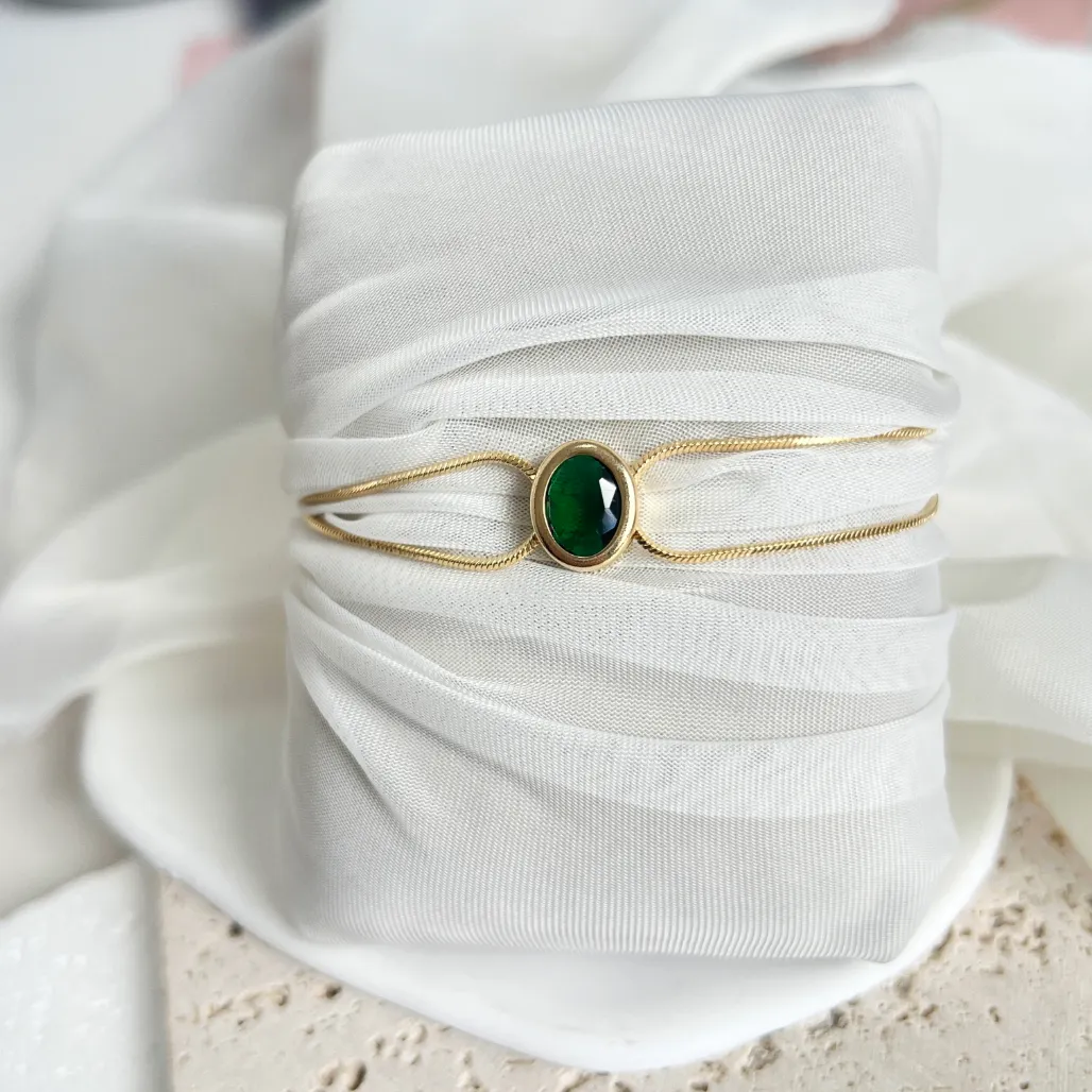 PULSEIRA RABO DE RATO COM PEDRA OVAL VERDE ESMERALDA