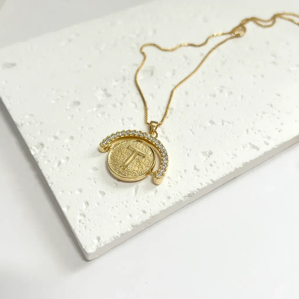 COLAR LETRA GIRATÓRIA ZIRCONIA CRISTAL - T