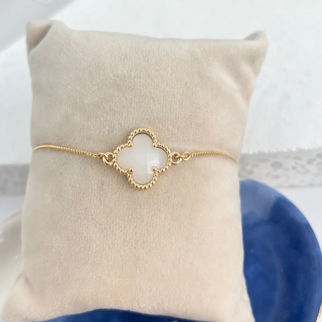 PULSEIRA AJUSTÁVEL TREVO BRANCO