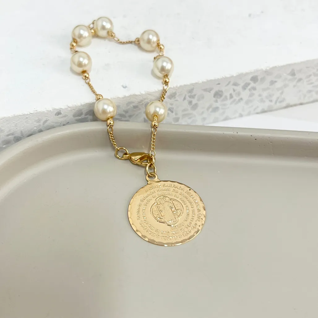 PULSEIRA PÉROLAS COM MEDALHA ORAÇÃO SÃO BENTO