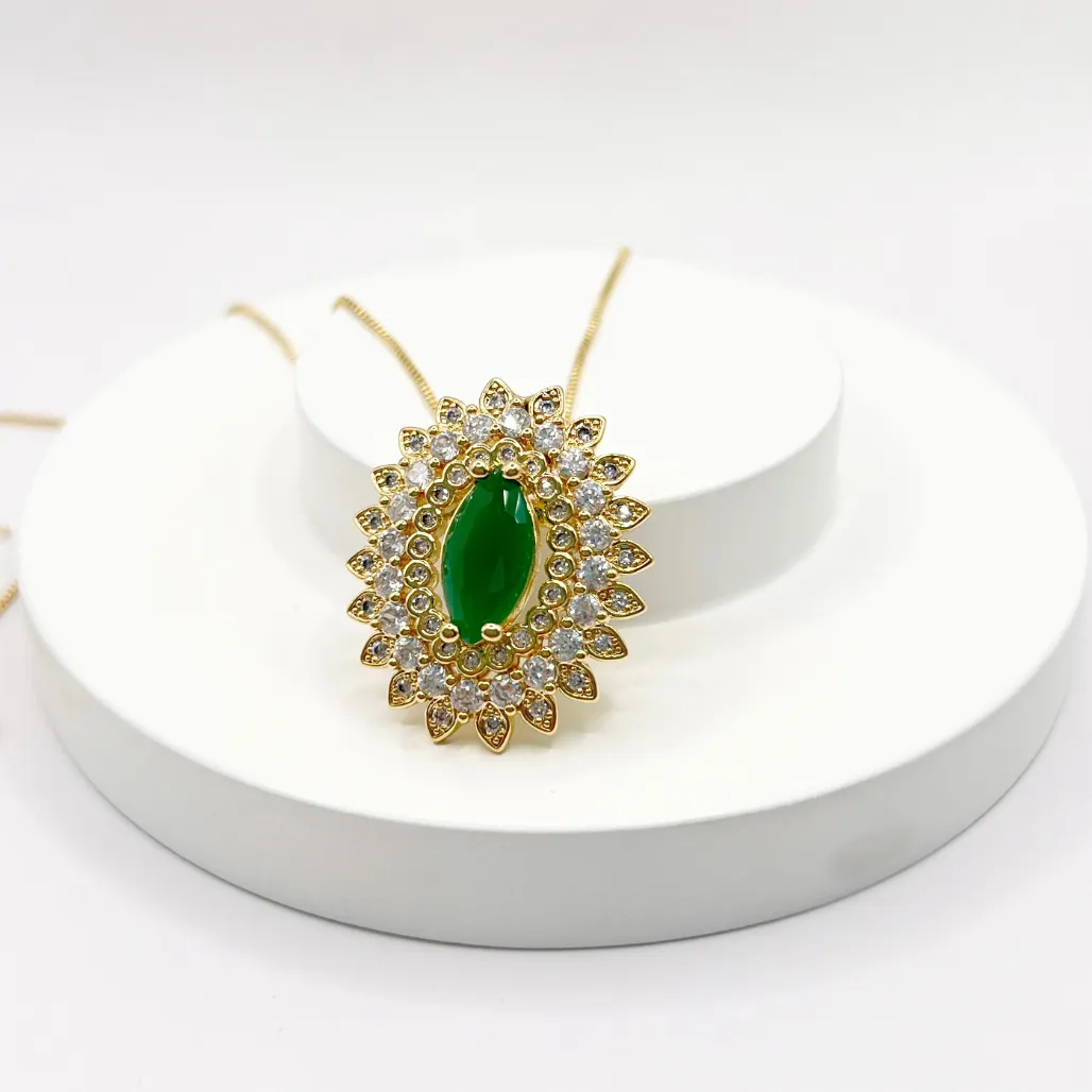 COLAR PINGENTE LUXO VERDE ESMERALDA