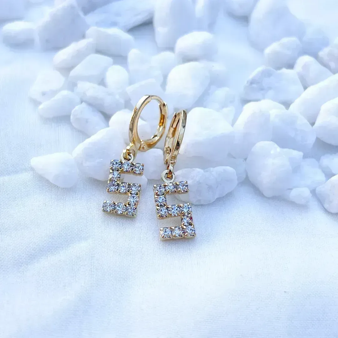BRINCO ARGOLA DE CLICK LETRAS STRASS - S