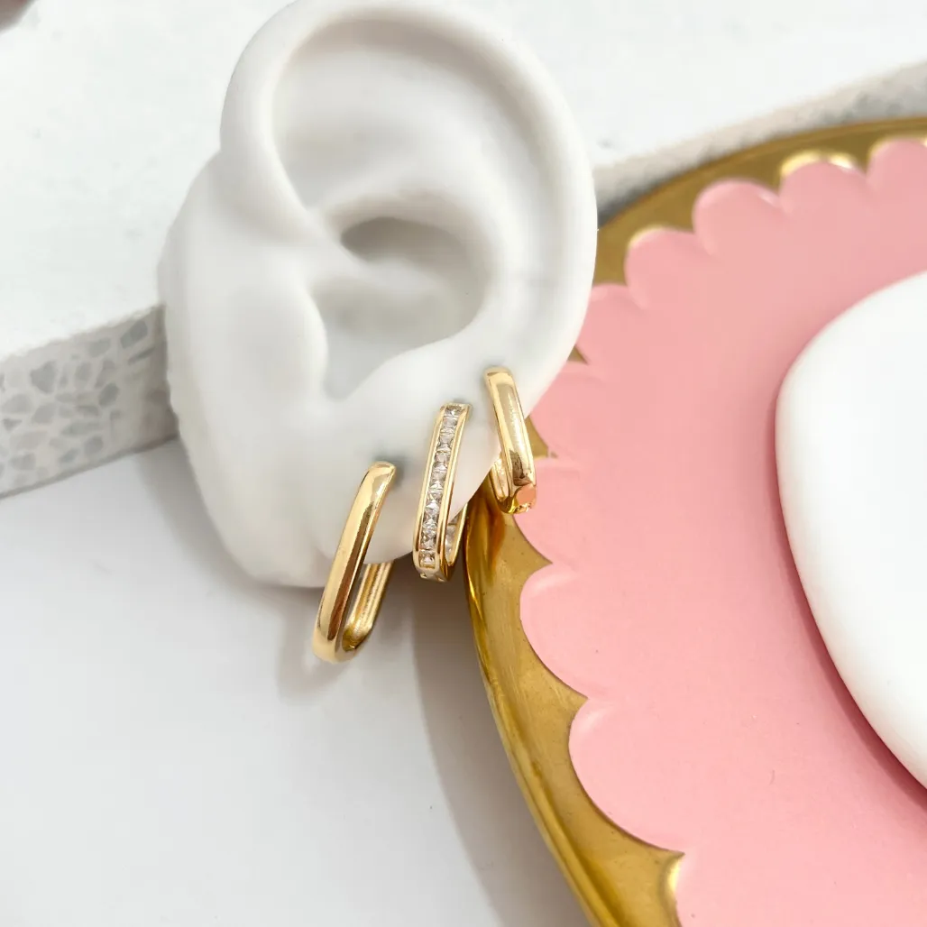 TRIO ARGOLA ARTICULADA RETÂNGULAR SENDO UMA COM ZIRCONIAS QUADRADAS