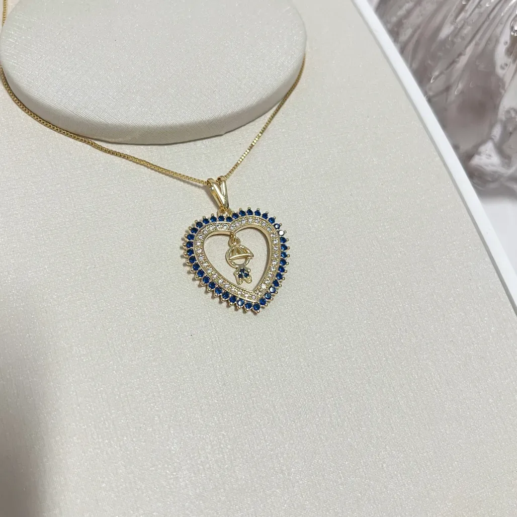 COLAR CORAÇÃO ZIRCONIA AZUL/SAFIRA COM 1 MENINO