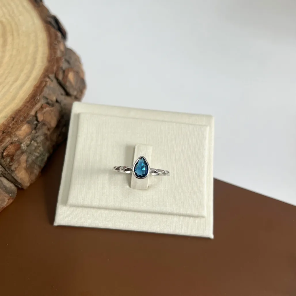 ANEL ARO TRABALHADO PEDRA GOTA AZUL