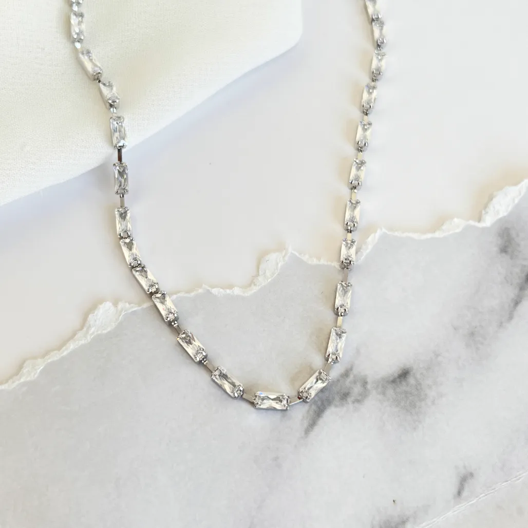 COLAR CHOKER BAGUETES