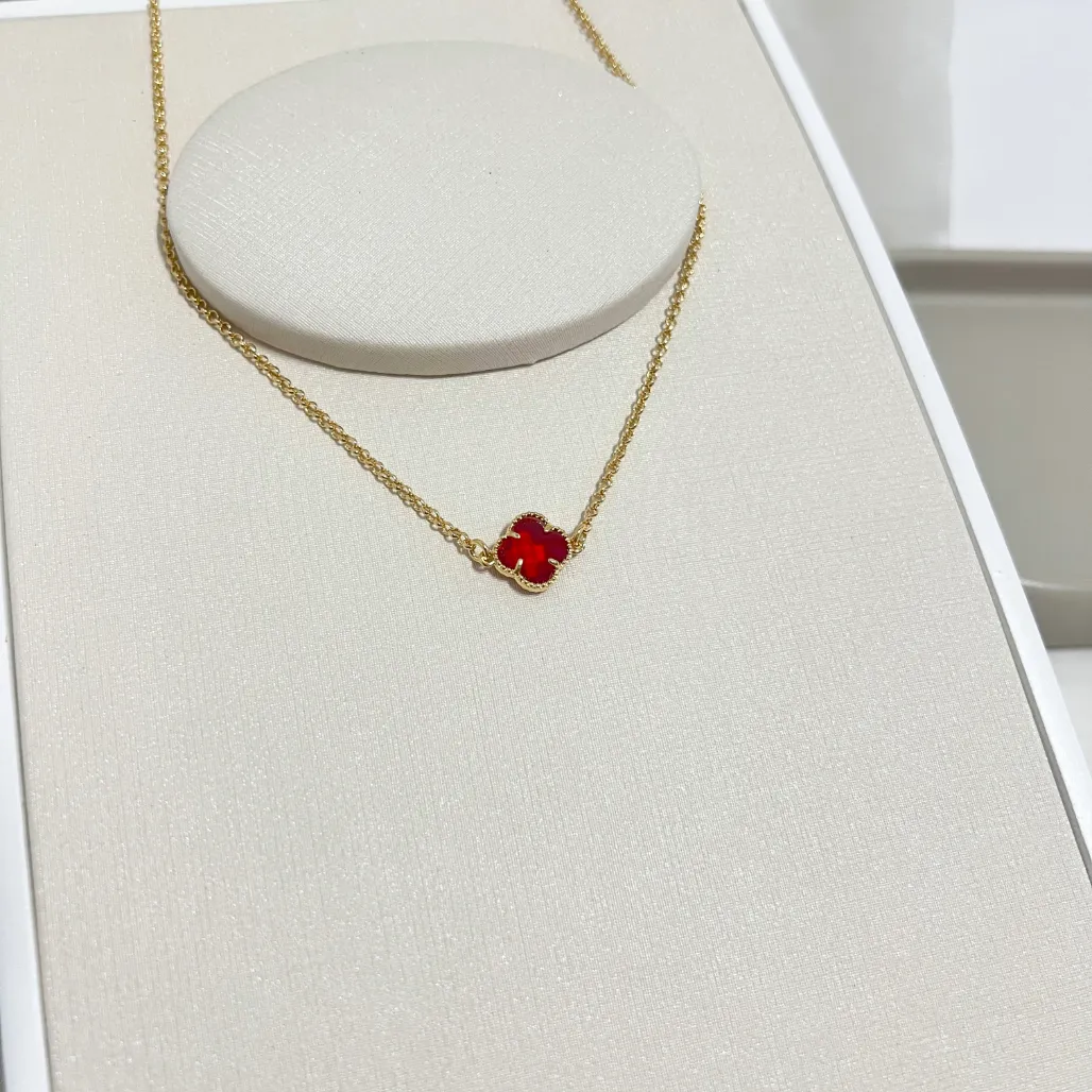 COLAR CHOKER MINI TREVO VERMELHO 45CM
