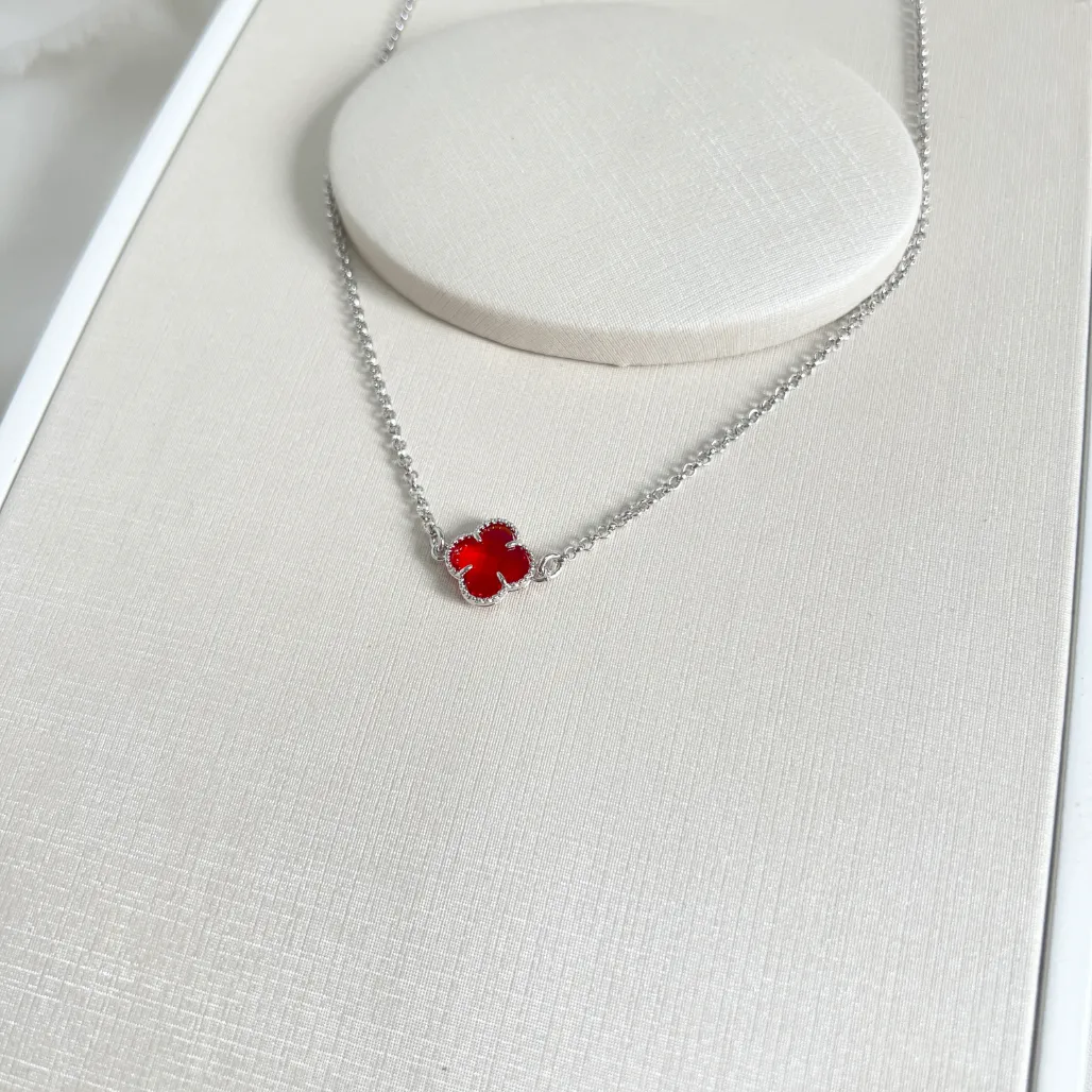 COLAR CHOKER MINI TREVO VERMELHO 45CM