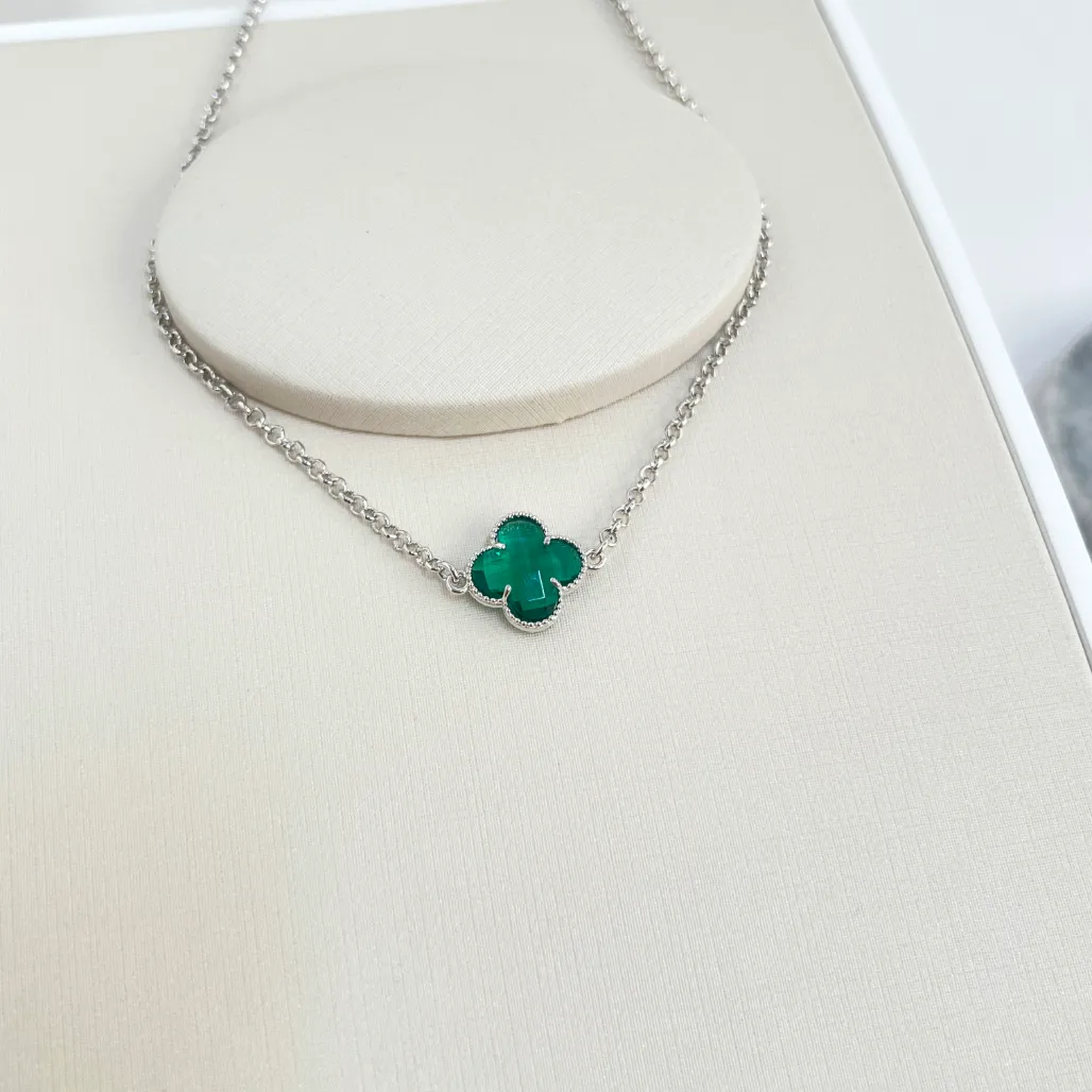 COLAR CHOKER TREVO VERDE ESMERALDA 45CM