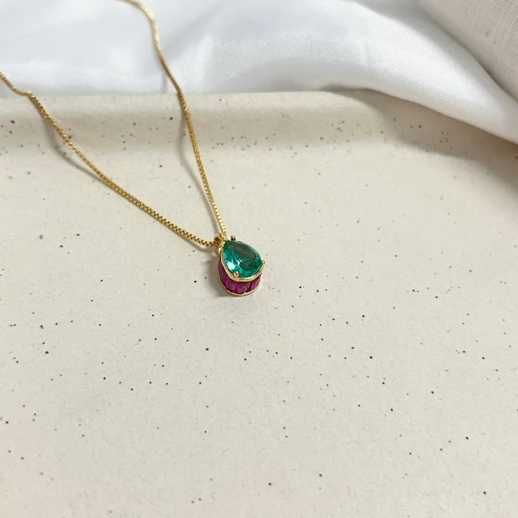 COLAR GOTA TURMALINA COM DETALHES EM NAVETES NA LATERAL