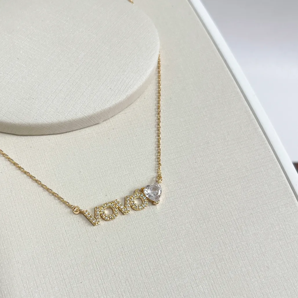 COLAR VOVÓ CRAVEJADO COM CORAÇÃO DE ZIRCONIA