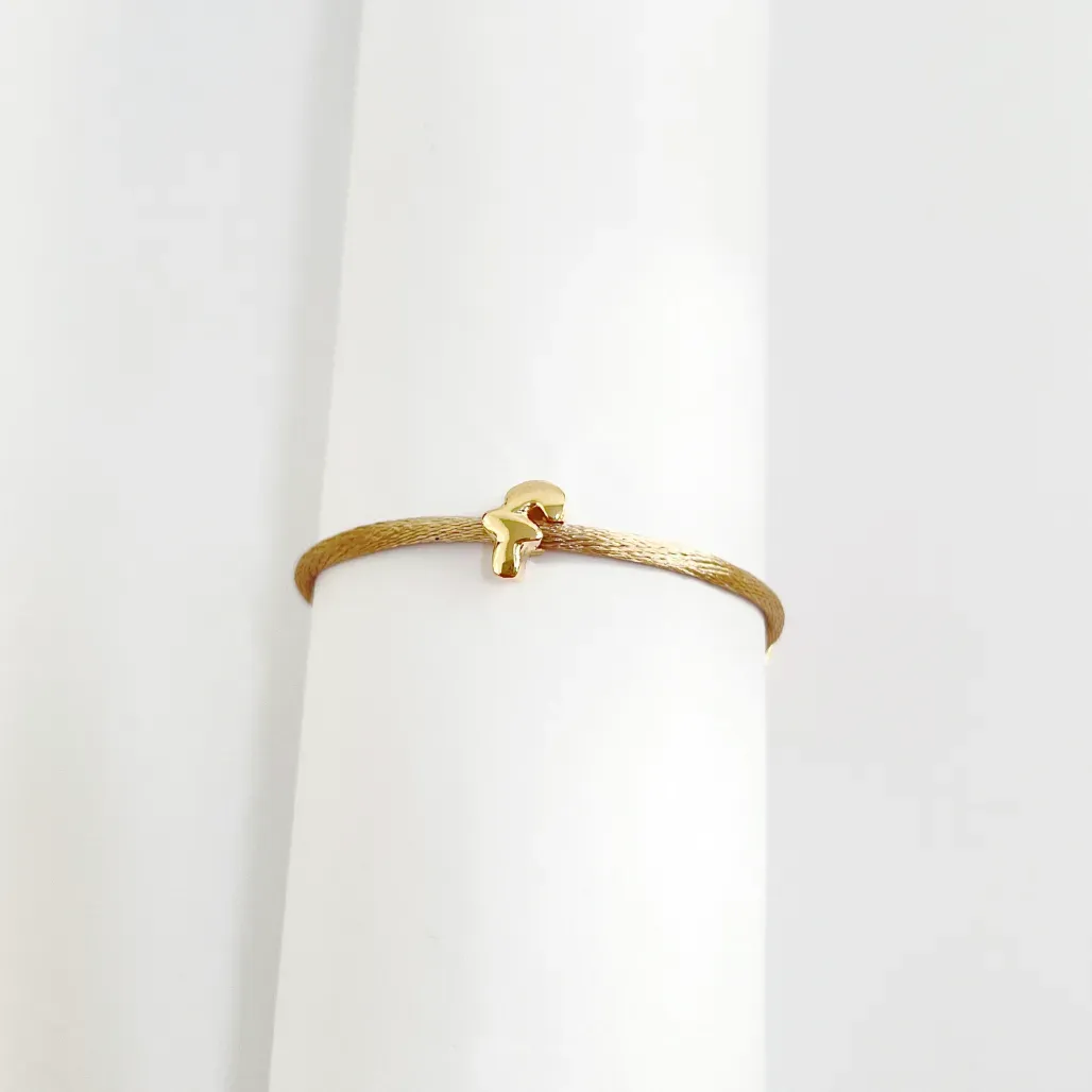 PULSEIRA FIO DE CERA COM PINGENTE DE LETRA - F