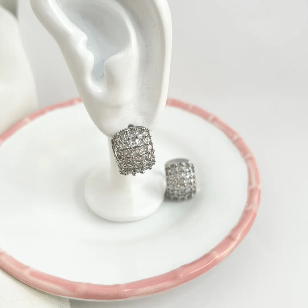 BRINCO ARGOLA  ARTICULADA ZIRCONIA QUADRADA