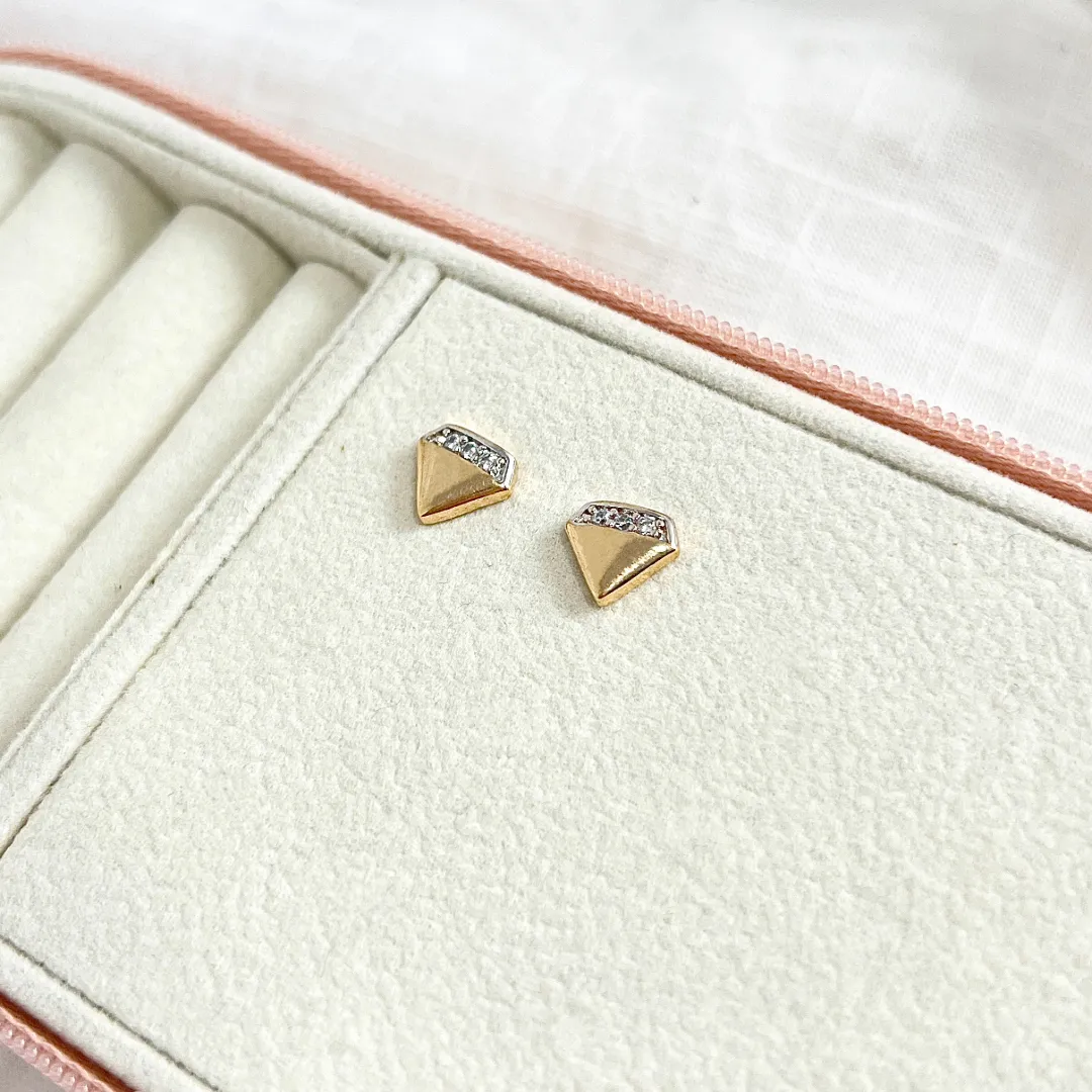 BRINCO DIAMNTE COM DETALHE EM ZIRCONIA