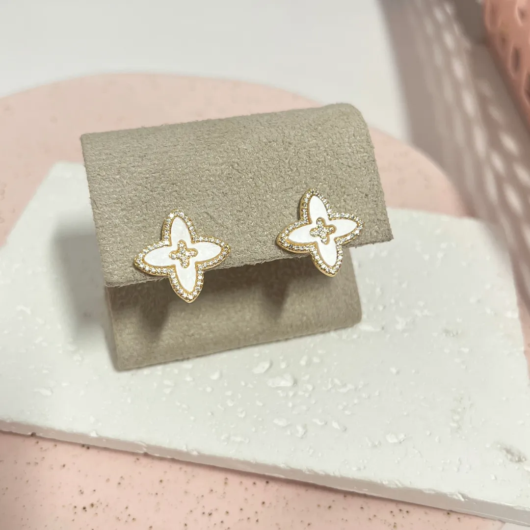 BRINCO INSPIRAÇÃO LOUIS VUITTON MADRE PÉROLA BRANCA