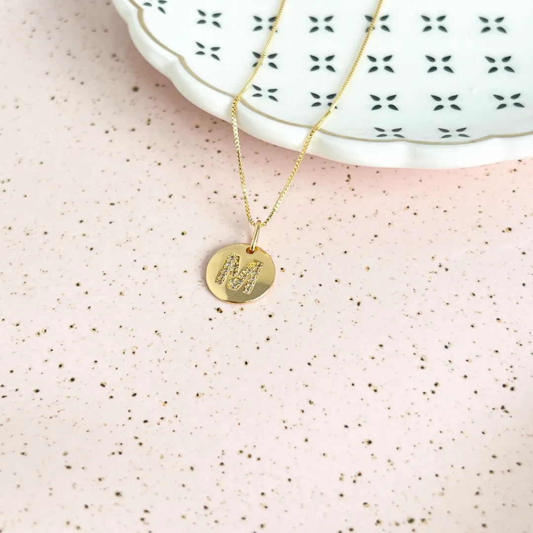 COLAR MINI MEDALHA DE LETRA - M