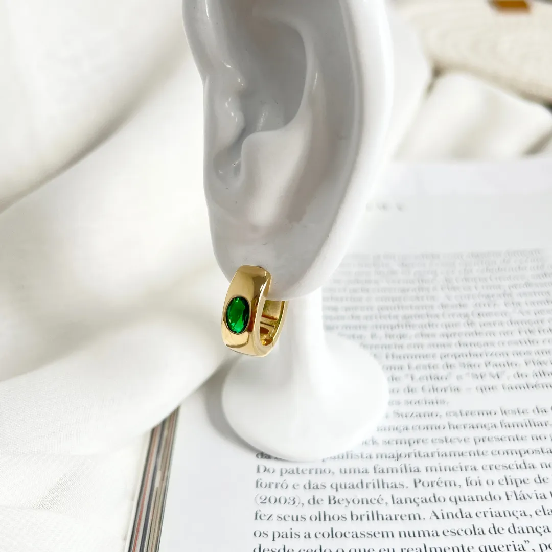 BRINCO ARGOLA ARTICULADA COM PEDRA OVAL VERDE ESMERALDA