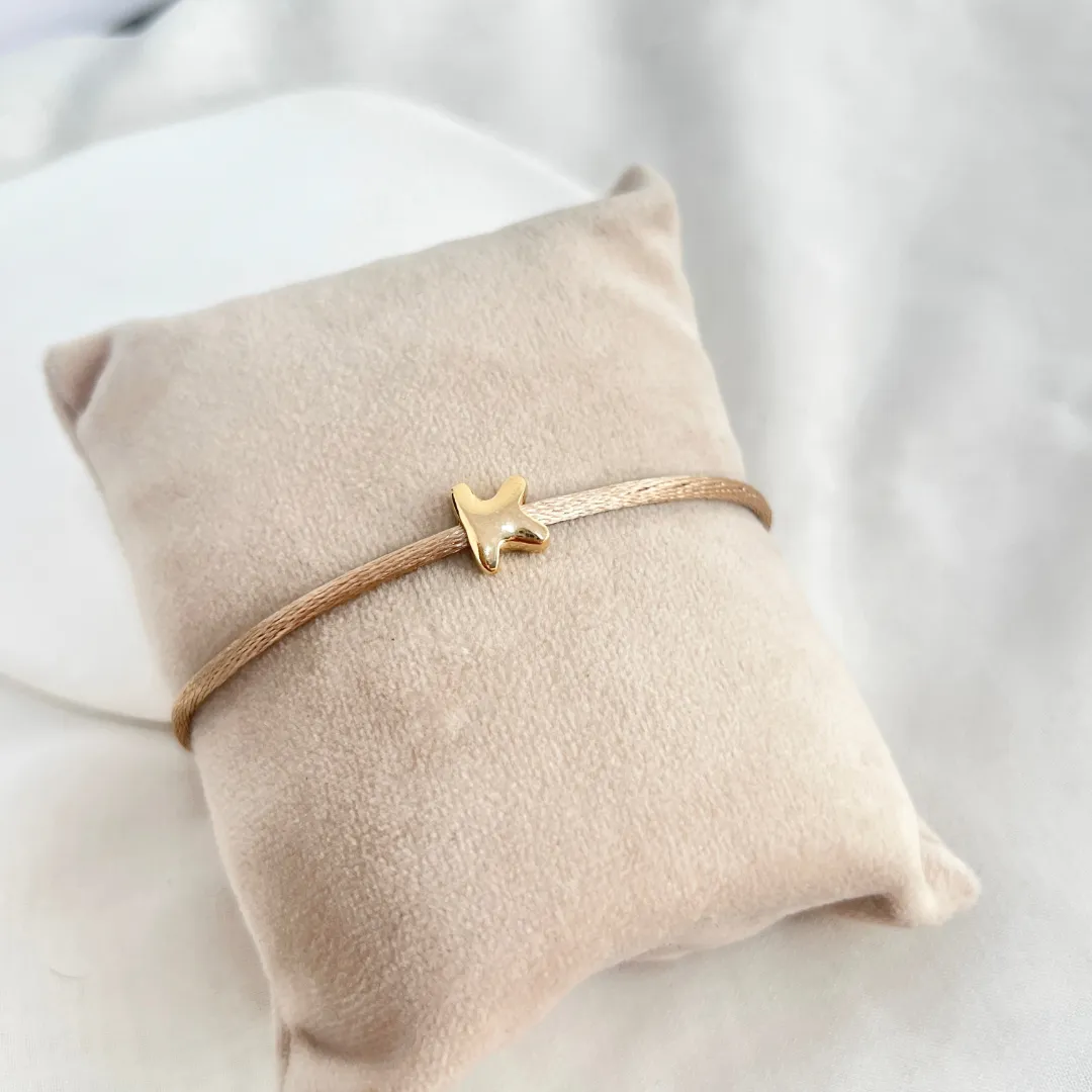 PULSEIRA FIO DE CERA COM PINGENTE DE LETRA - K
