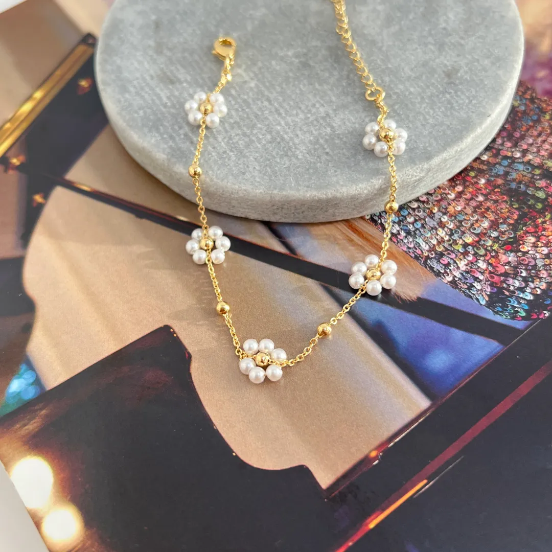 PULSEIRA FLORES DE PÉROLA E BOLINHAS
