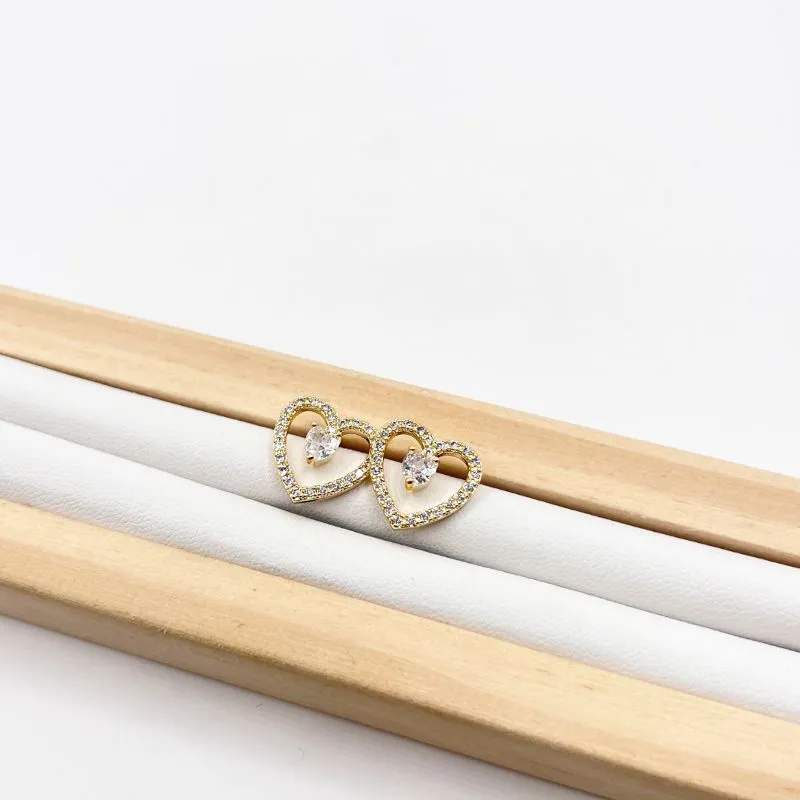 BRINCO CORAÇÃO CRAVEJADO COM CORAÇÃO DE ZIRCONIA