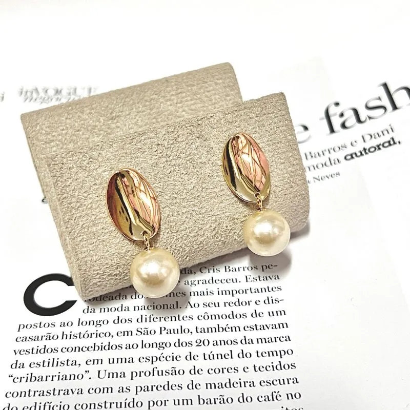 BRINCO PÉROLA PENDURADA BRINCO PÉROLA PENDURADA