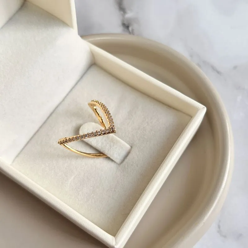 ANEL MARIA DE FÁTIMA CRAVEJADO ANEL MARIA DE FÁTIMA CRAVEJADO