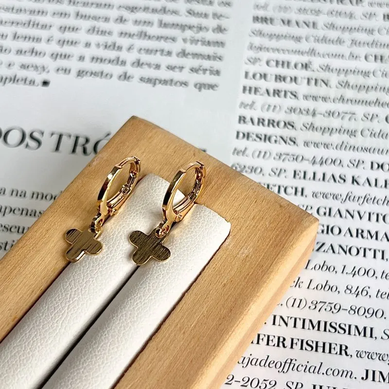 BRINCO ARGOLA CLICK MINI TREVO BRINCO ARGOLA CLICK MINI TREVO