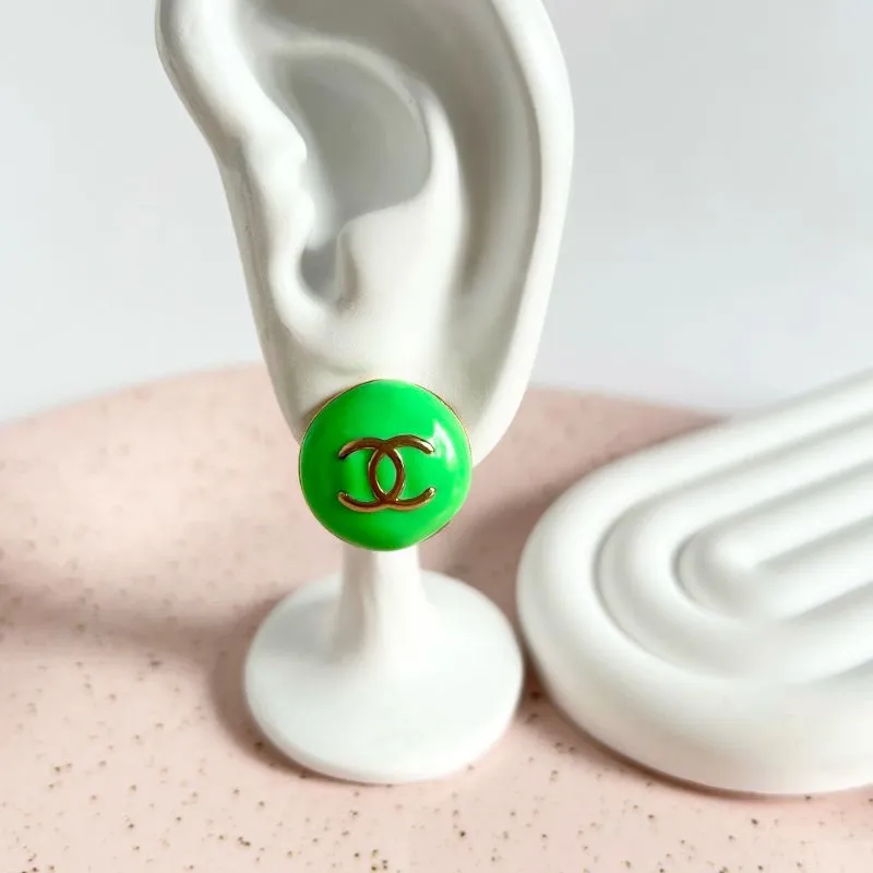 BRINCO CHANEL REDONDO - VERDE BRINCO CHANEL REDONDO - VERDE