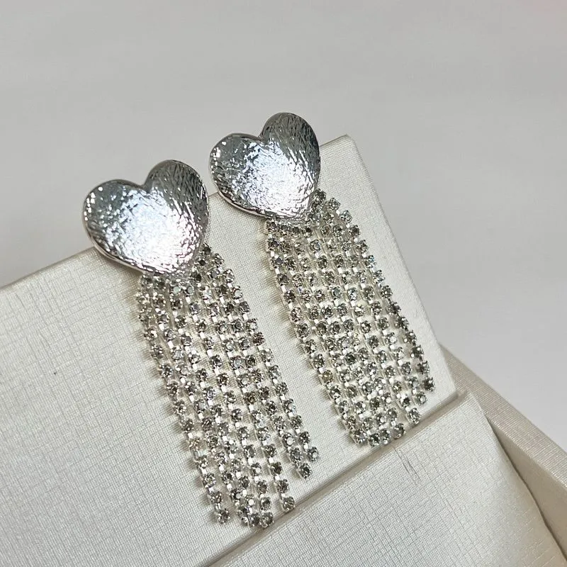BRINCO CORAÇÃO FRANJA STRASS