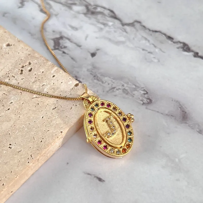 COLAR RELICÁRIO LETRA COLORIDO - J COLAR RELICÁRIO LETRA COLORIDO - J