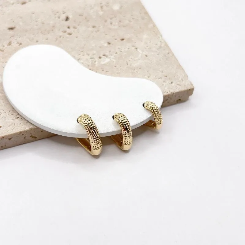 TRIO ARGOLA ATICULADA COM TRABALHADO DE PONTINHOS TRIO ARGOLA ATICULADA COM TRABALHADO DE PONTINHOS