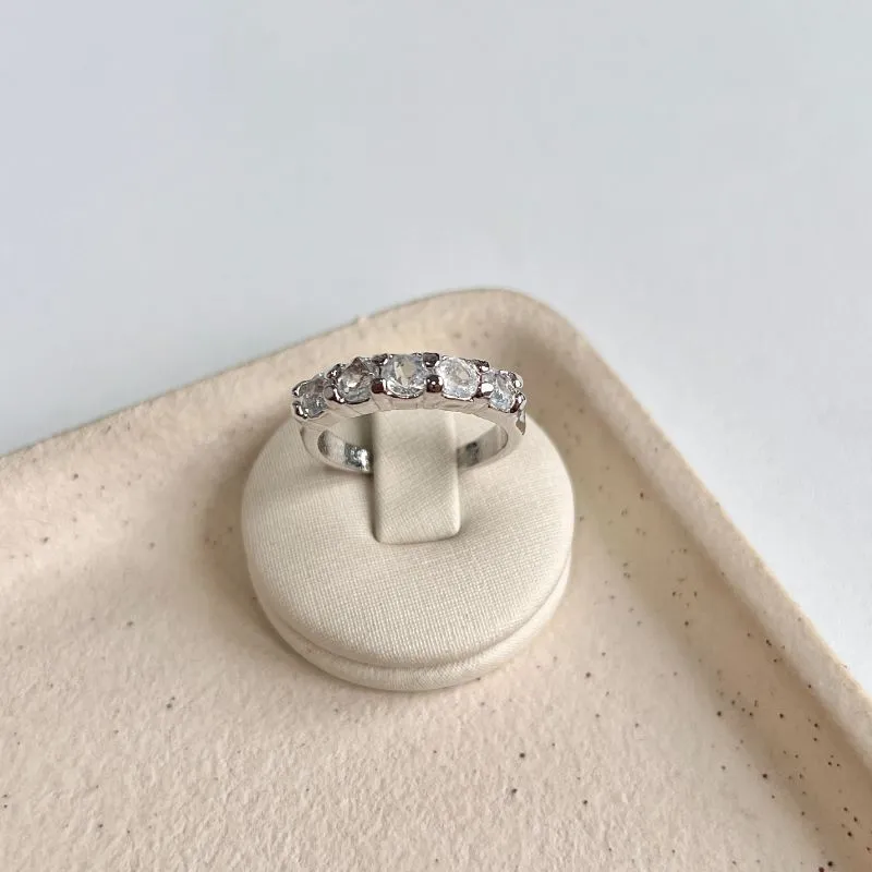 ANEL APARADOR DE ALIANÇA 5 PEDRAS ANEL APARADOR DE ALIANÇA 5 PEDRAS