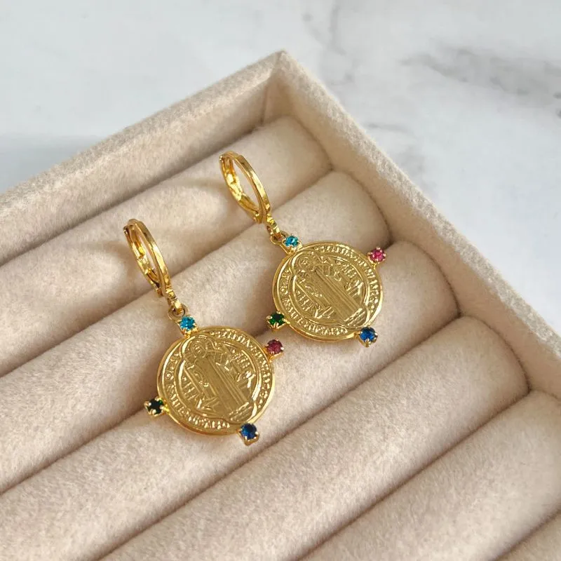 BRINCO ARGOLA CLICK SÃO BENTO COM PEDRINHAS COLORIDAS