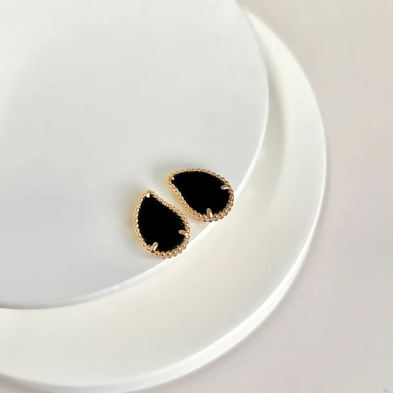 BRINCO GOTA ACRÍLICO PRETO