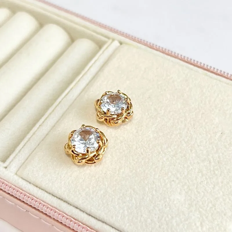 BRINCO PONTO DE LUZ ZIRCONIA COM ACABAMENTO EM CORRENTARIA