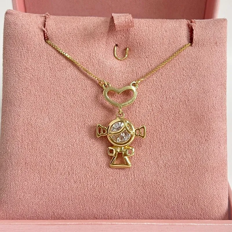 COLAR COM CANGA CORAÇÃO E BONECO MENINA COLAR COM CANGA CORAÇÃO E BONECO MENINA