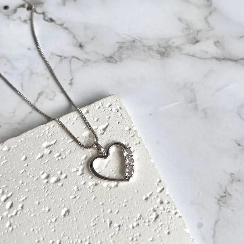 COLAR CORAÇÃO 3 PEDRAS CRISTAL COLAR CORAÇÃO 3 PEDRAS CRISTAL