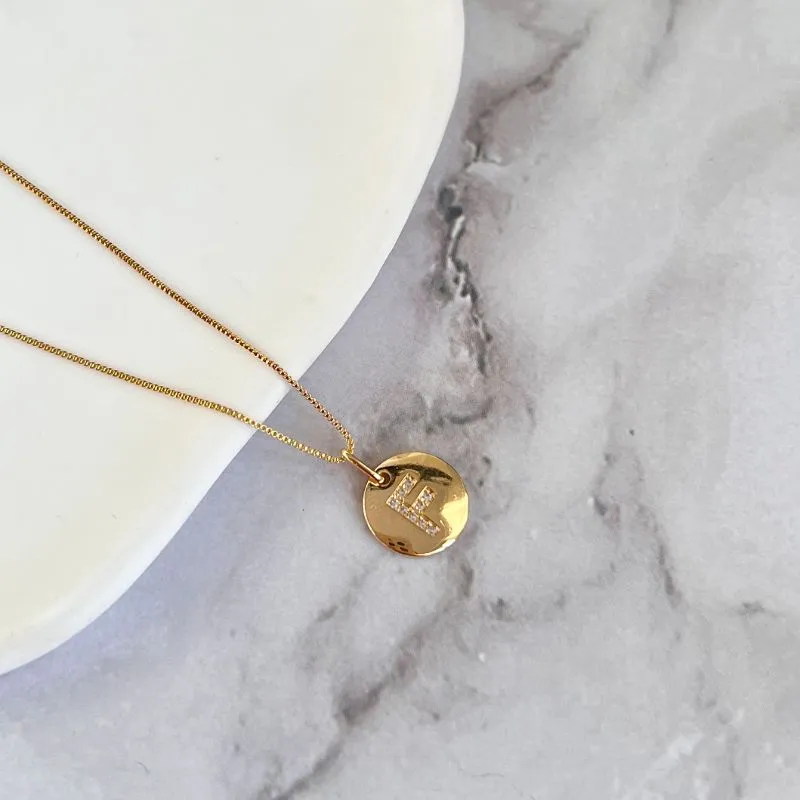 COLAR MINI MEDALHA DE LETRA - F COLAR MINI MEDALHA DE LETRA - F