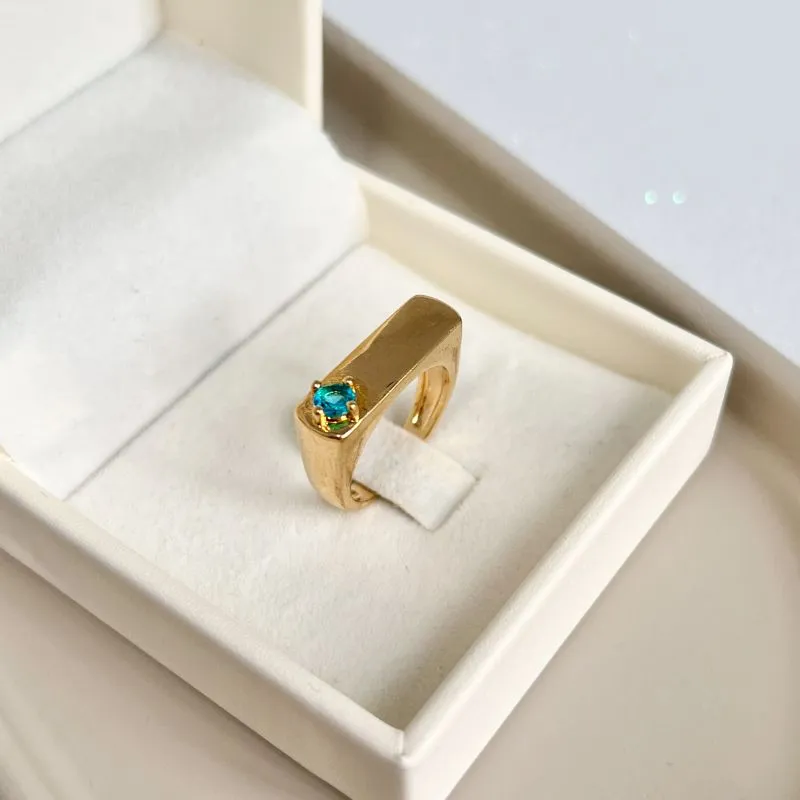 ANEL QUADRADO COM PEDRA NO CANTO - AZUL ANEL QUADRADO COM PEDRA NO CANTO - AZUL