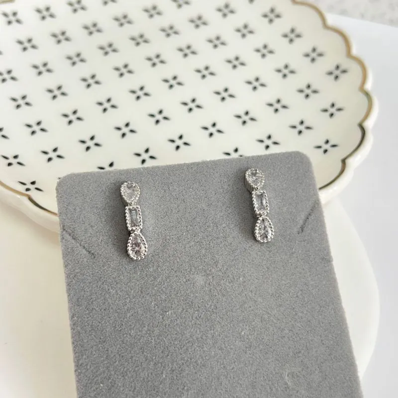 BRINCO 3 PEDRAS BRINCO 3 PEDRAS