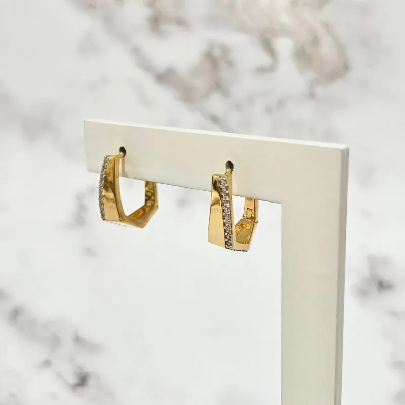 BRINCO ARGOLA COM DETALHE EM MICRO ZIRCONIA