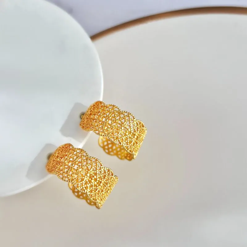 BRINCO ARGOLA PINO LARGA RENDADA