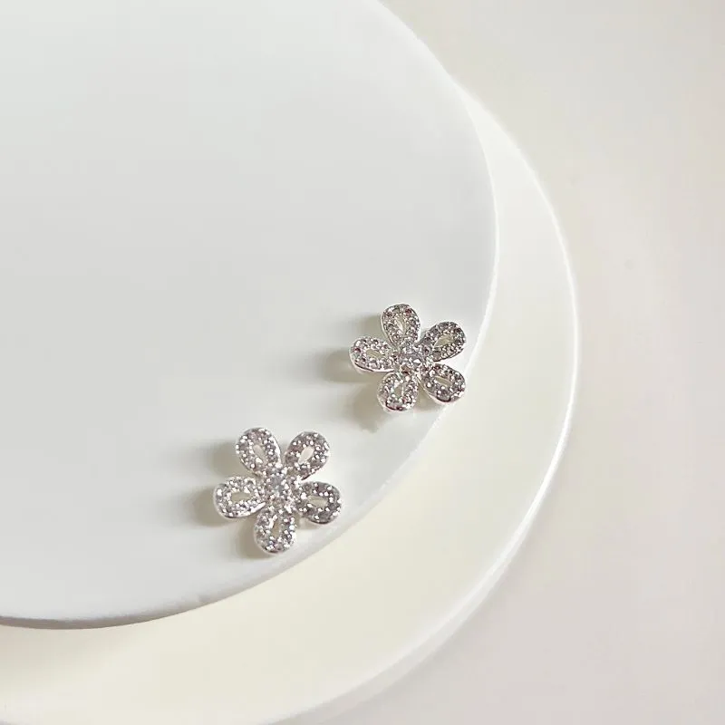 BRINCO FLOR CRAVEJADA