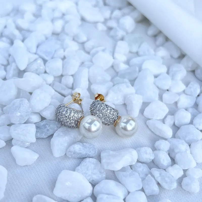 BRINCO PINO CRAVEJADO COM  PÉROLA PENDURADA BRINCO PINO CRAVEJADO COM  PÉROLA PENDURADA