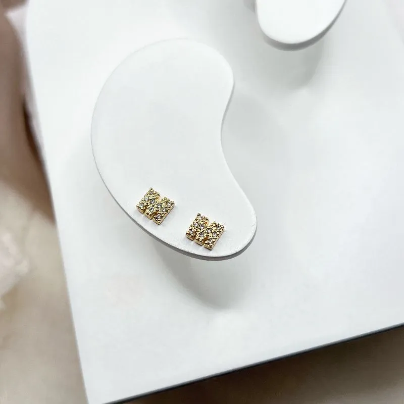 BRINCO SEGUNDO FURO LETRA CRAVEJADA - M BRINCO SEGUNDO FURO LETRA CRAVEJADA - M