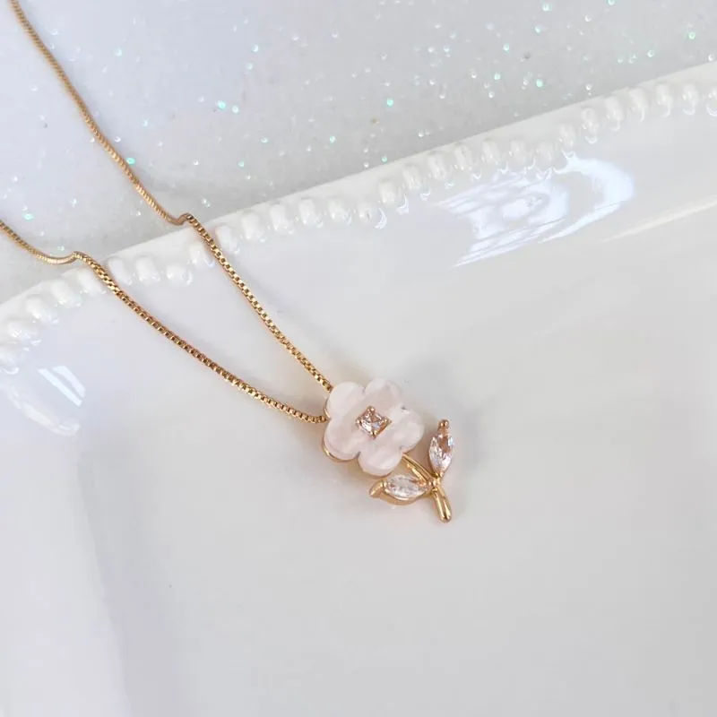 COLAR FLOR COM MADRE PÉROLA COLAR FLOR COM MADRE PÉROLA