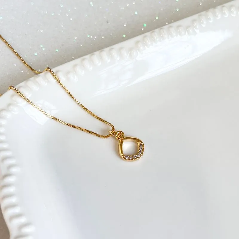 COLAR PINGENTE VAZADO MICRO ZIRCONIAS