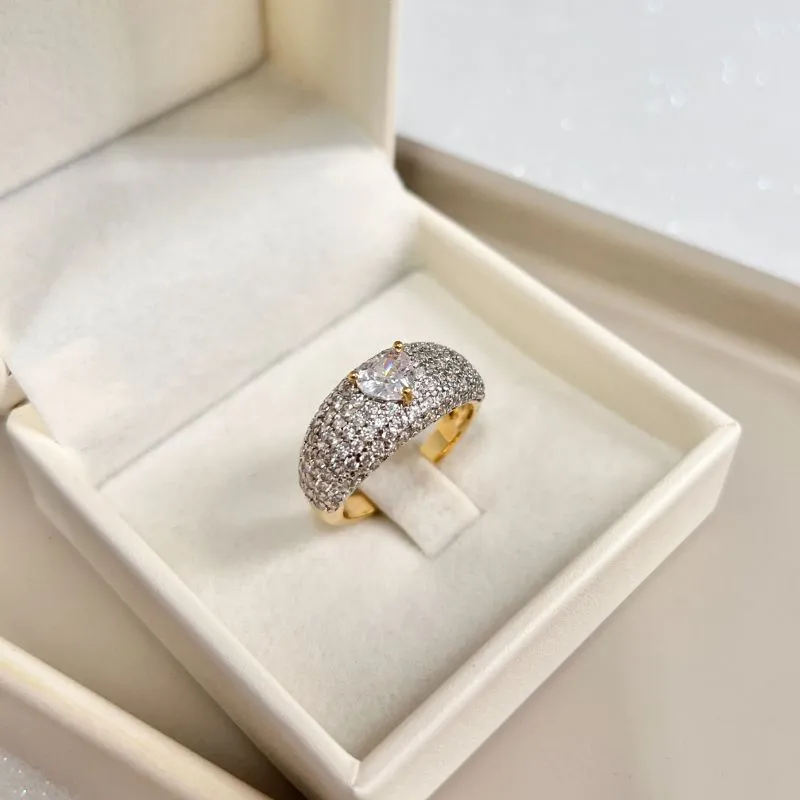 ANEL CRAVEJADO COM PEDRA CRISTAL DE CORAÇÃO